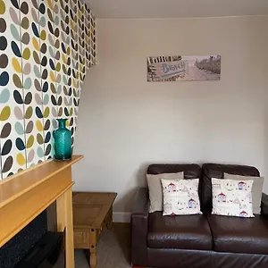 4, Crescent Avenue Whitby